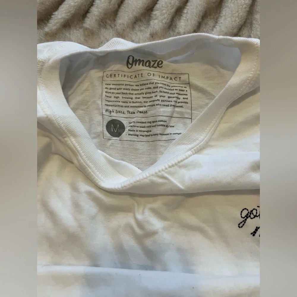 Omaze Women's Graphic Tee - Picture 4 of 5